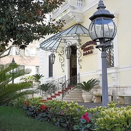 Pinciana Hotell 4*